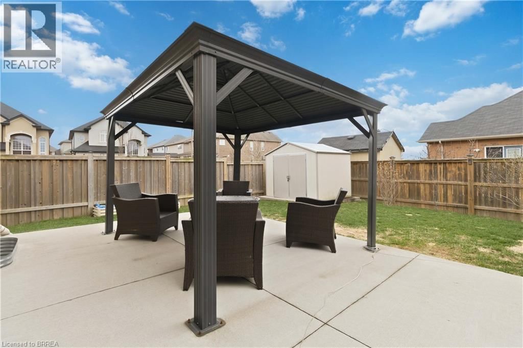 1 CHARLESWOOD CRESCENT Image 35