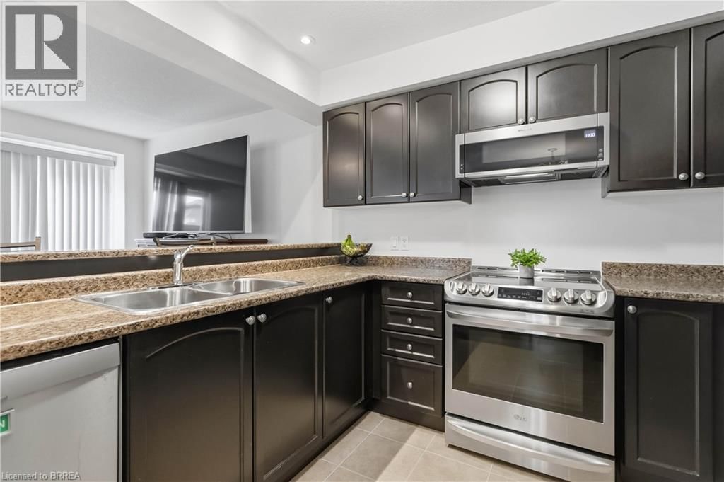 1 CHARLESWOOD CRESCENT Image 6