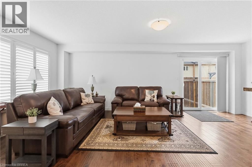 1 CHARLESWOOD CRESCENT Image 9