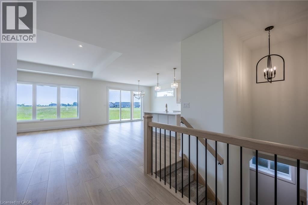 218 SCHOONER DRIVE Image 11