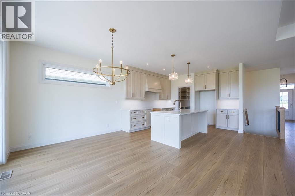 218 SCHOONER DRIVE Image 12