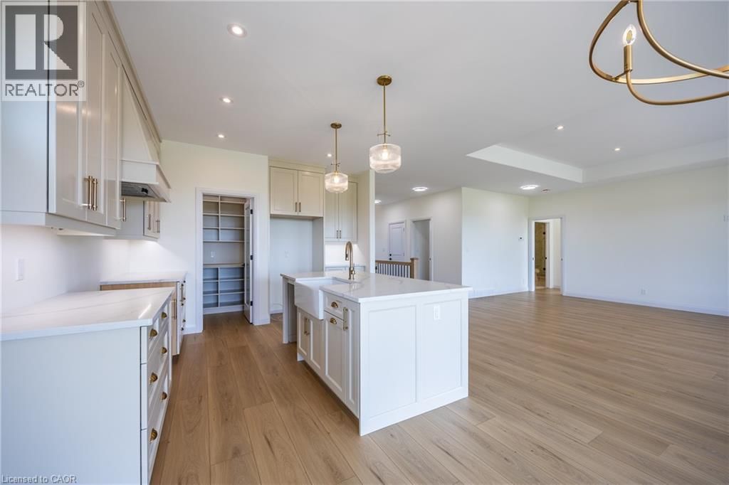 218 SCHOONER DRIVE Image 13