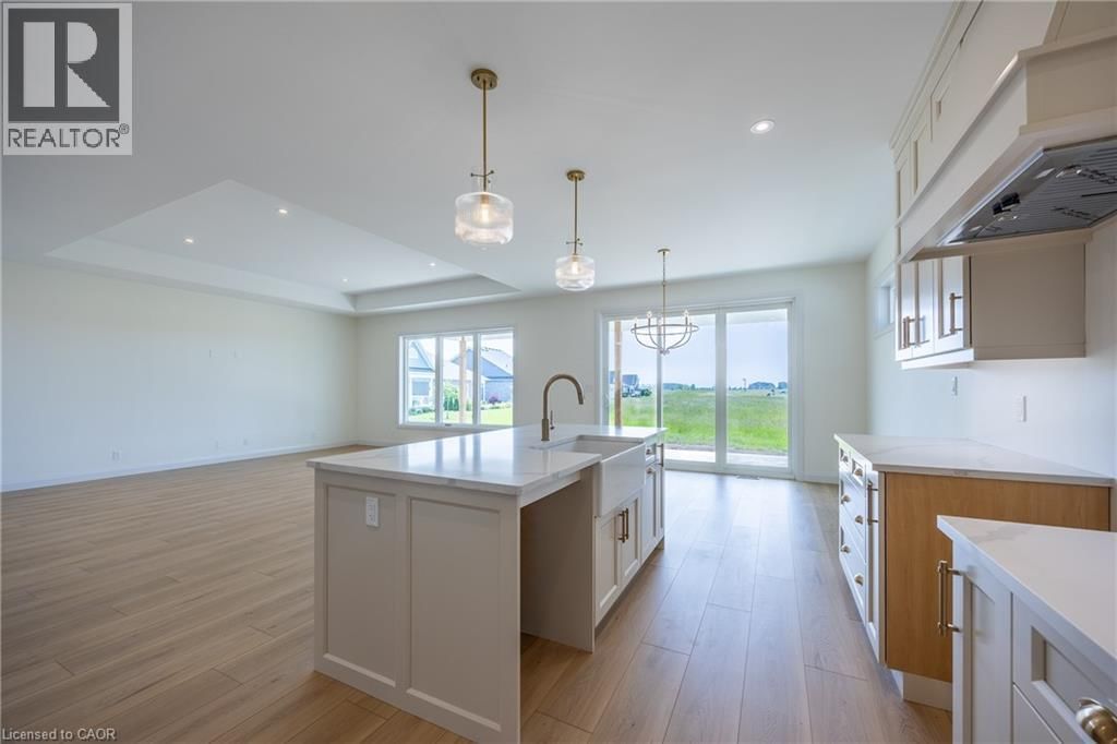 218 SCHOONER DRIVE Image 14