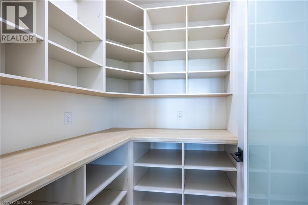 218 SCHOONER DRIVE Image 15