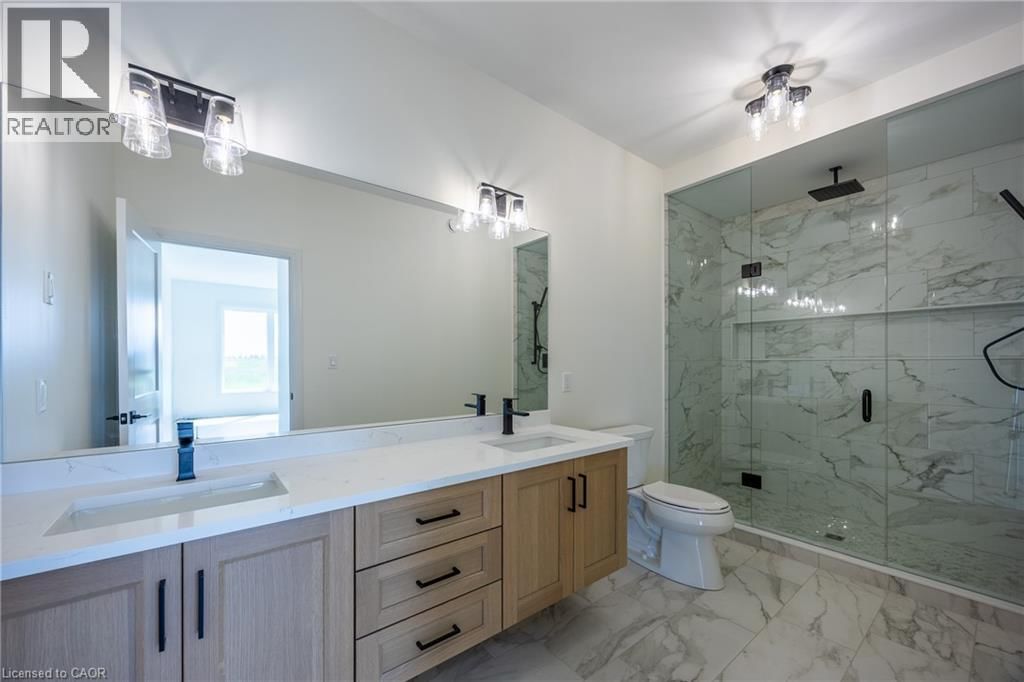 218 SCHOONER DRIVE Image 19