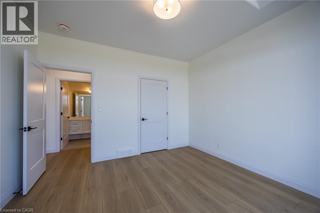 218 SCHOONER DRIVE Image 7