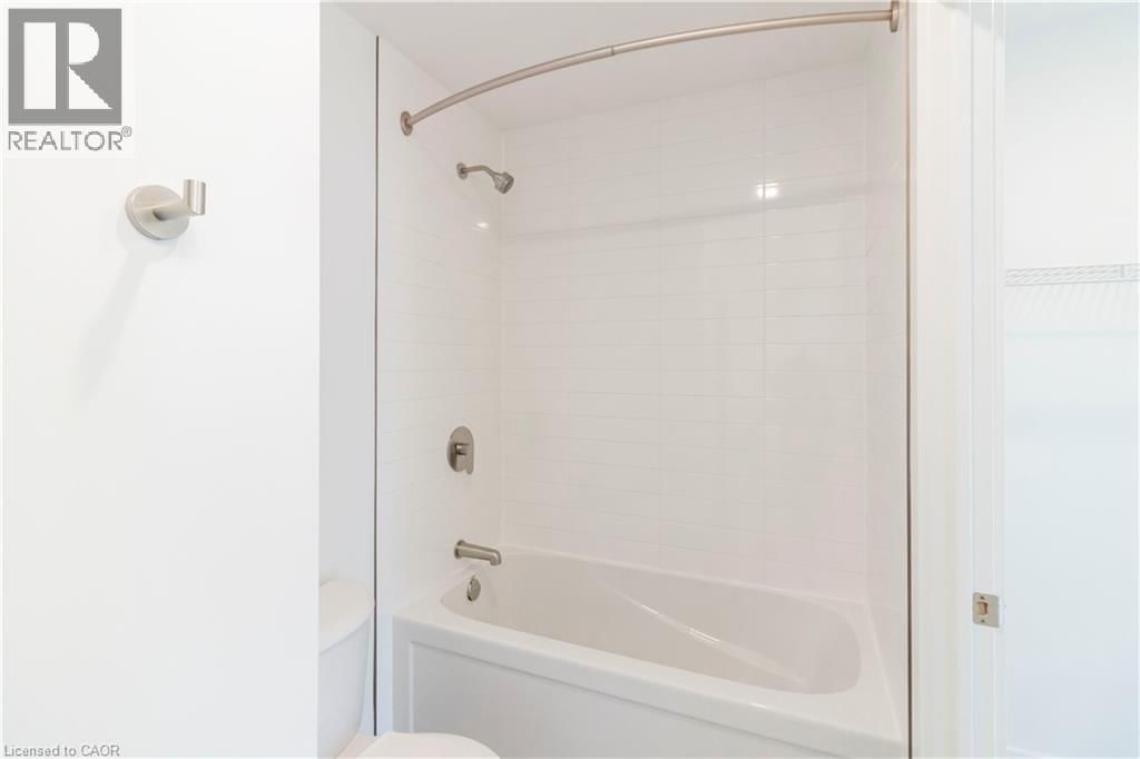 1807 - 25 WELLINGTON STREET SOUTH Image 22