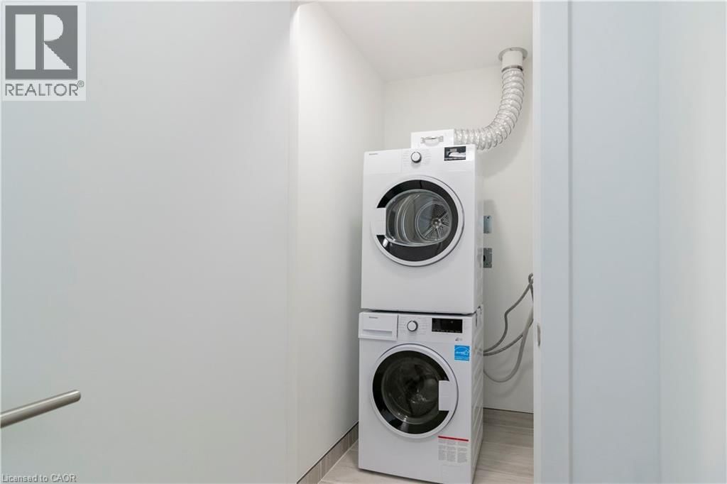 1807 - 25 WELLINGTON STREET SOUTH Image 23