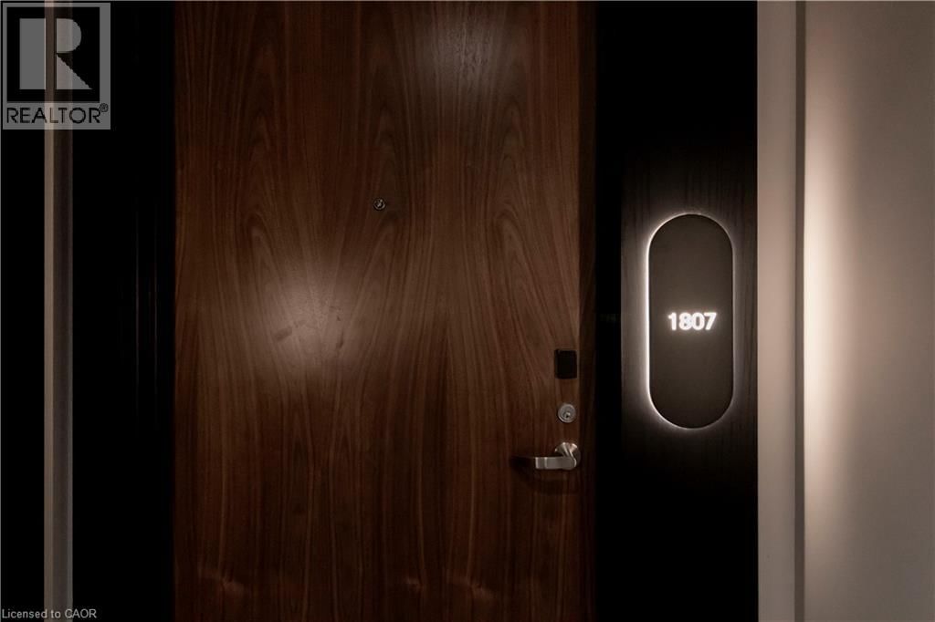 1807 - 25 WELLINGTON STREET SOUTH Image 25