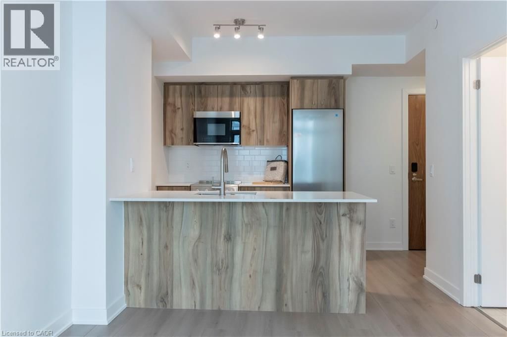 1807 - 25 WELLINGTON STREET SOUTH Image 7