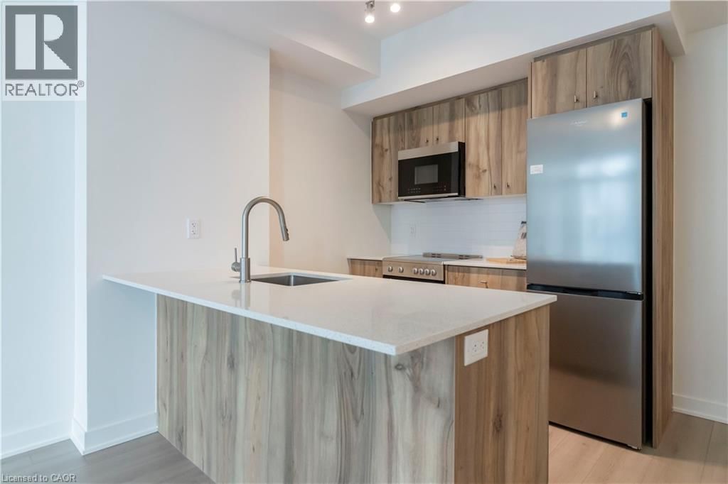 1807 - 25 WELLINGTON STREET SOUTH Image 8