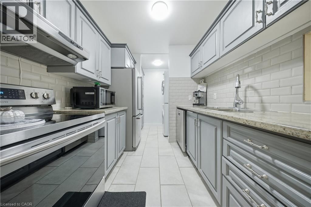 28 - 1096 JALNA BOULEVARD Image 11