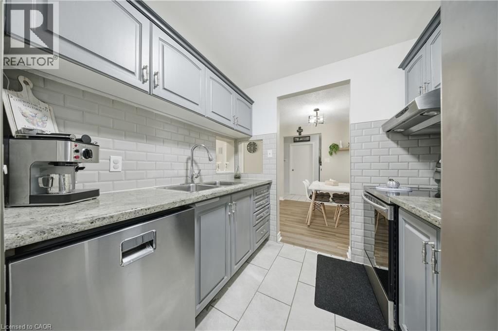 28 - 1096 JALNA BOULEVARD Image 13