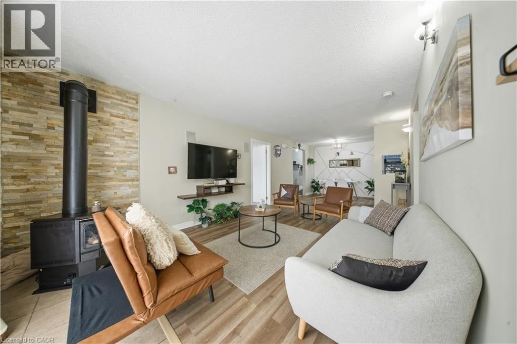 28 - 1096 JALNA BOULEVARD Image 17