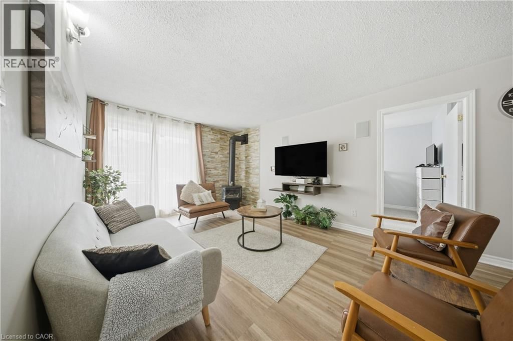 28 - 1096 JALNA BOULEVARD Image 23