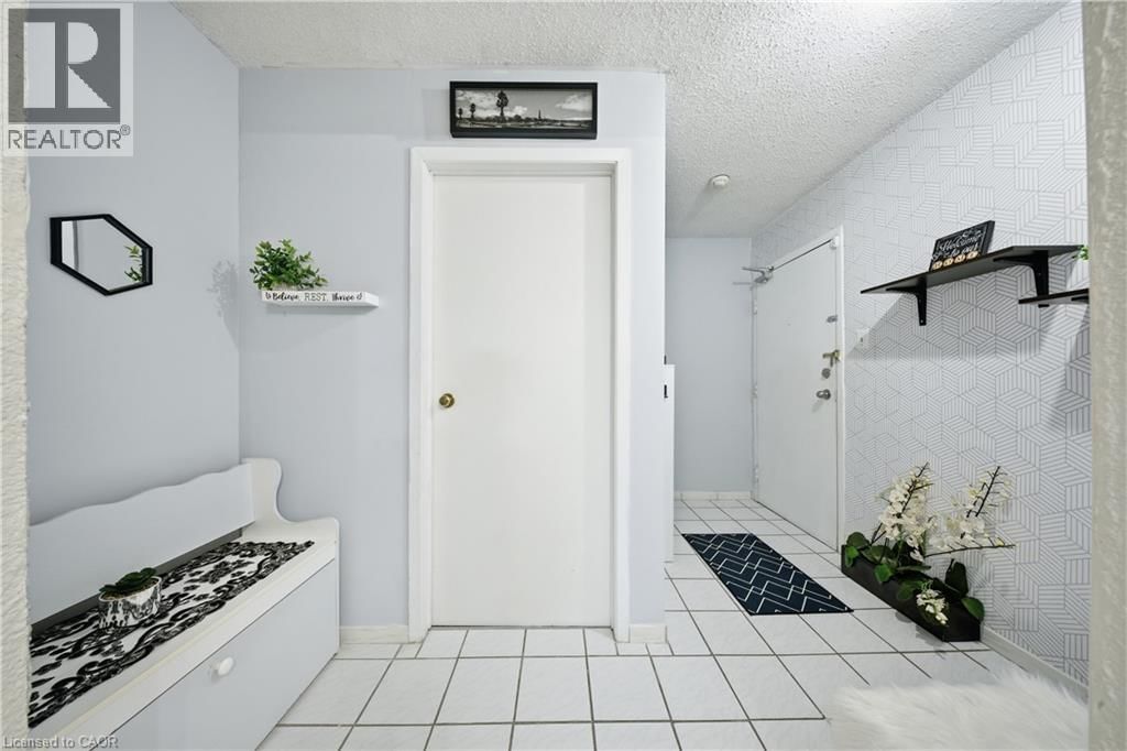 28 - 1096 JALNA BOULEVARD Image 7