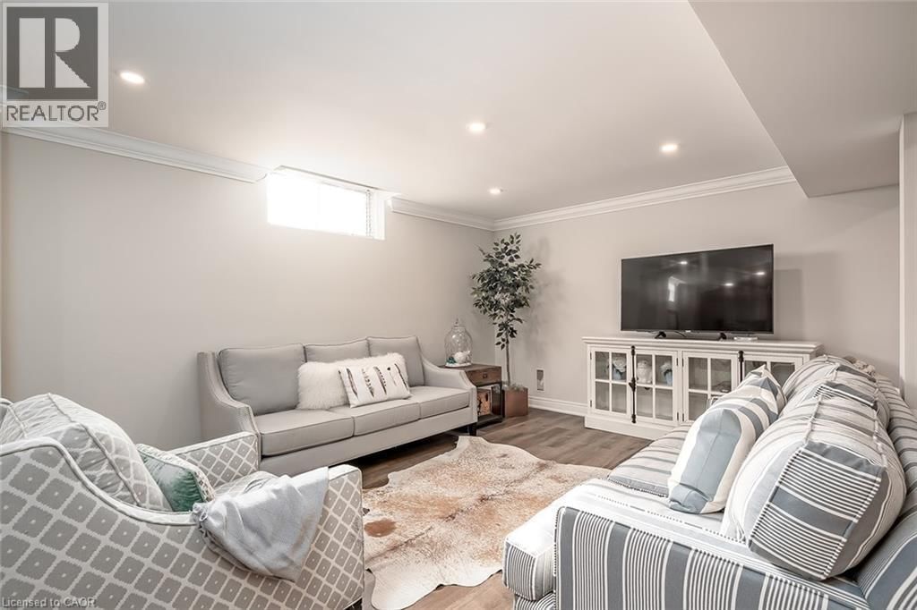 4252 SARAZEN DRIVE Image 32