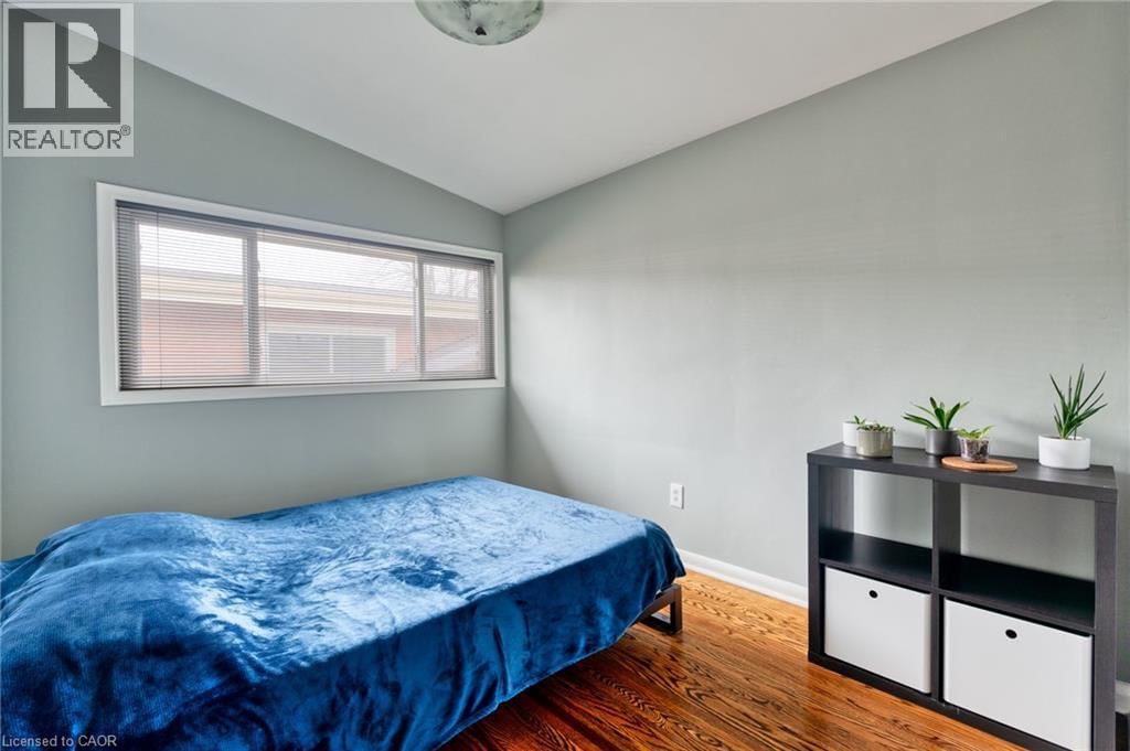 63 SUNRISE DRIVE Image 17