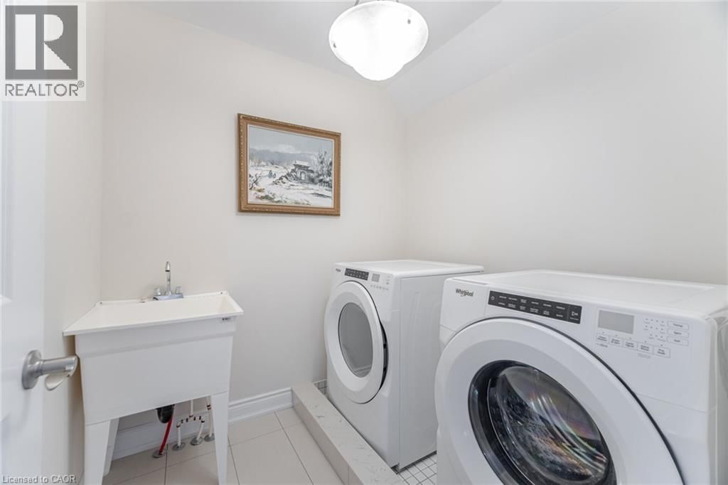 47 WINDSOR CIRCLE Image 32