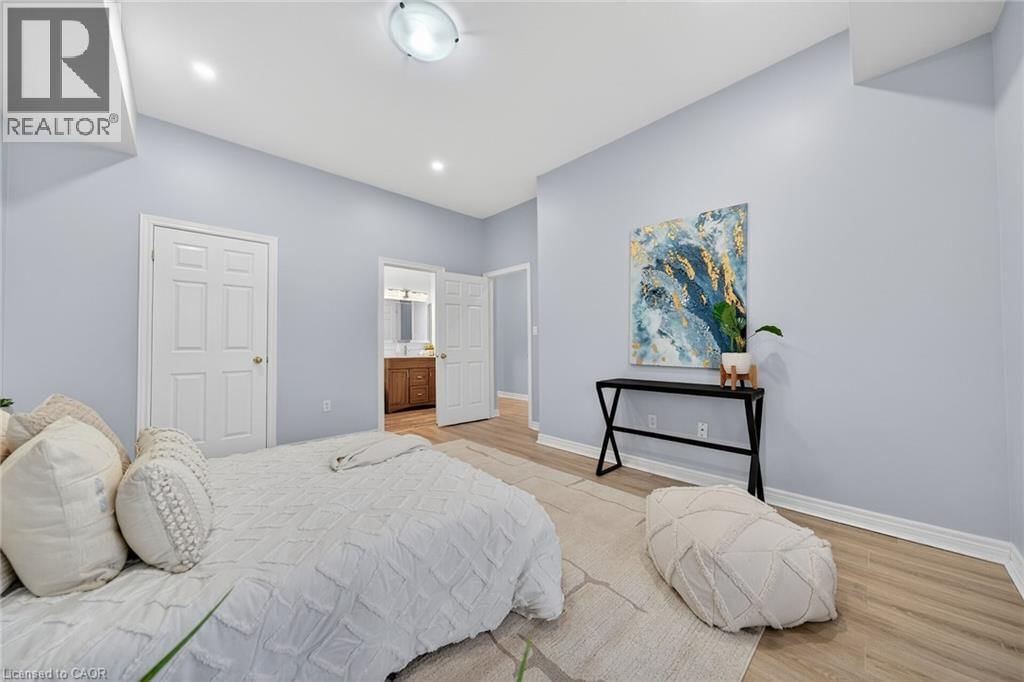 4 - 60 NATALIA AVENUE Image 11