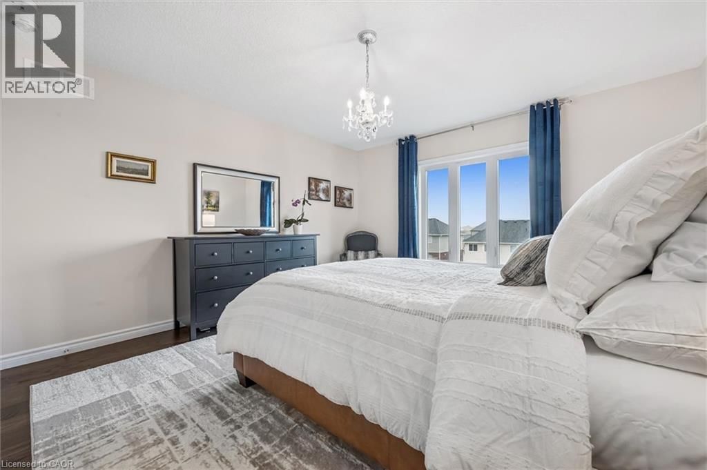 29 ENGLISH CRESCENT Image 20