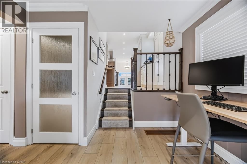 6370 ATHERLY CRESCENT Image 19