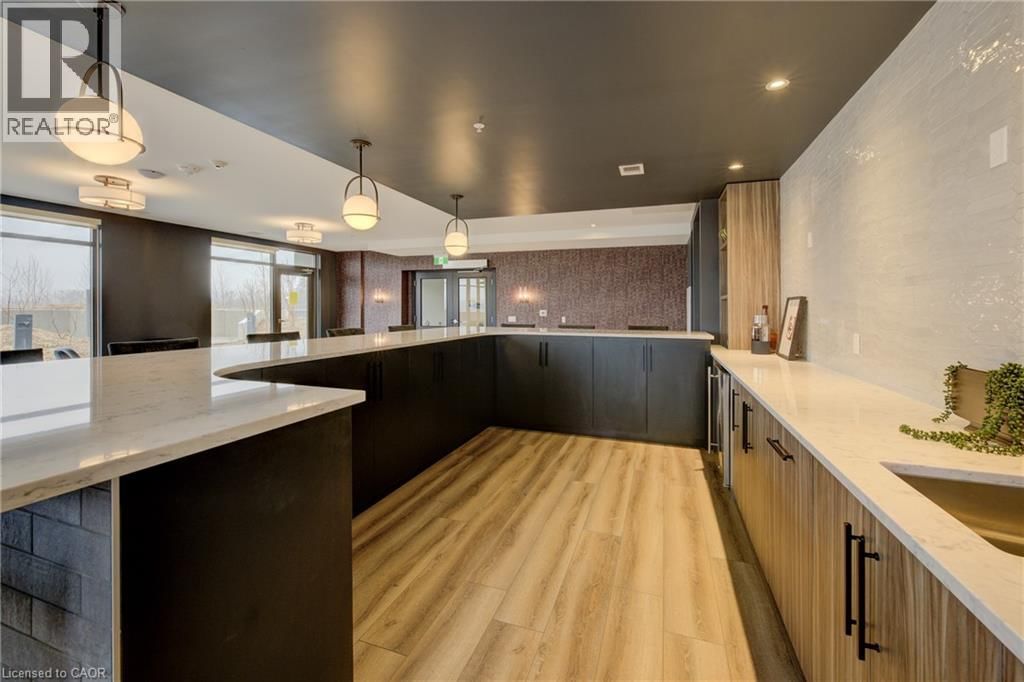 609 - 50 GRAND AVENUE SOUTH Image 44