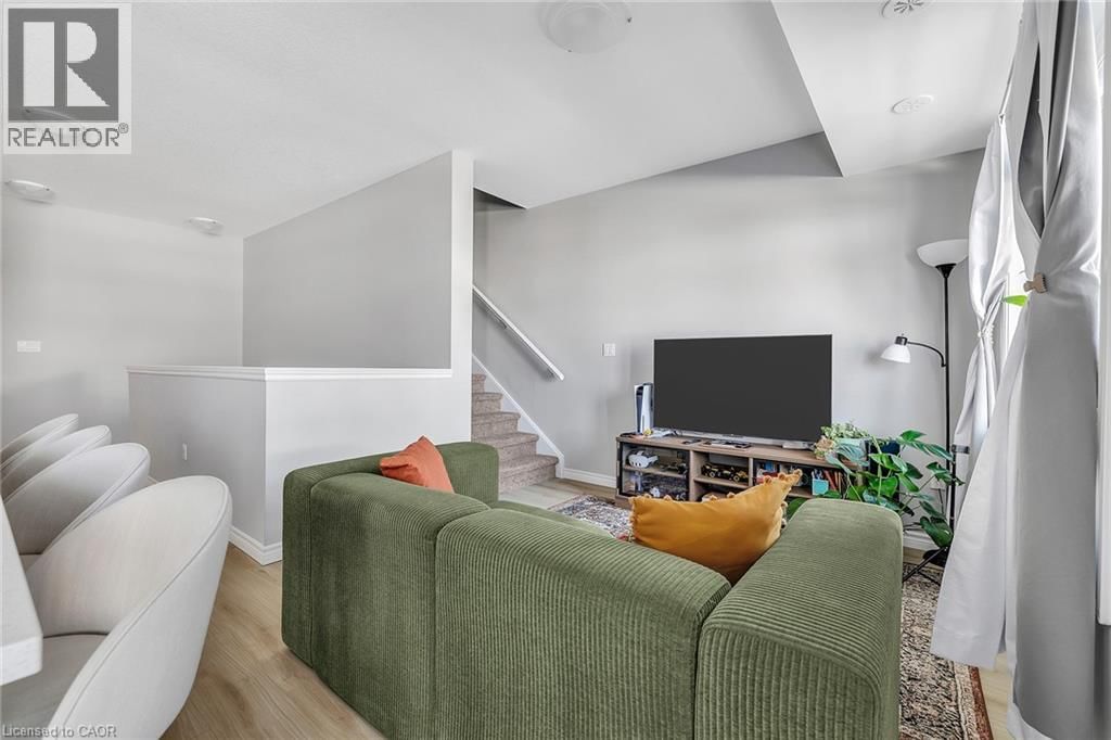 106 LOMOND LANE Image 9