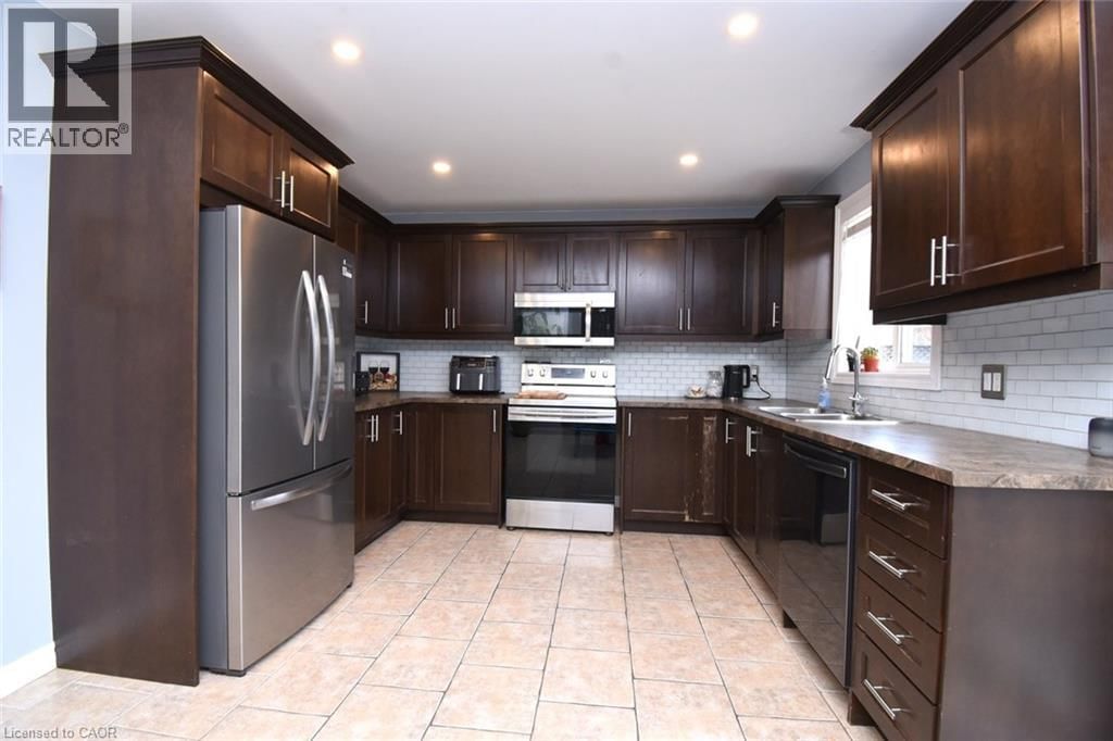 16 MIDANBURY WAY Image 13