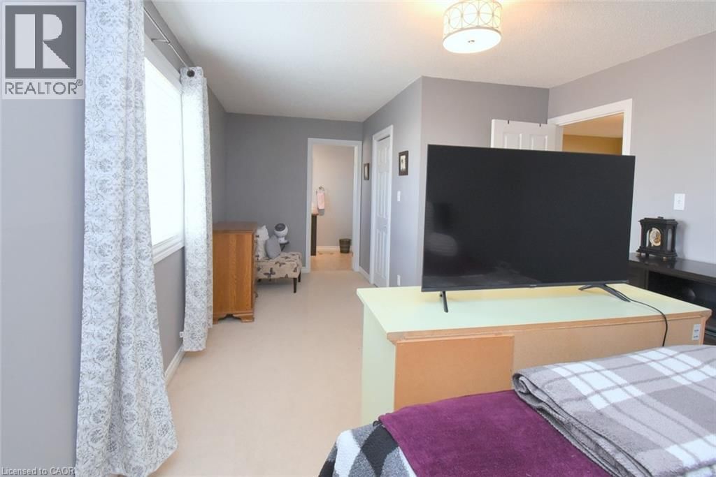 16 MIDANBURY WAY Image 18