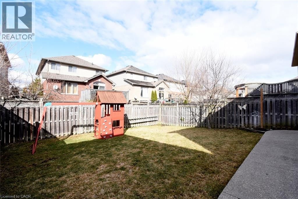 16 MIDANBURY WAY Image 32