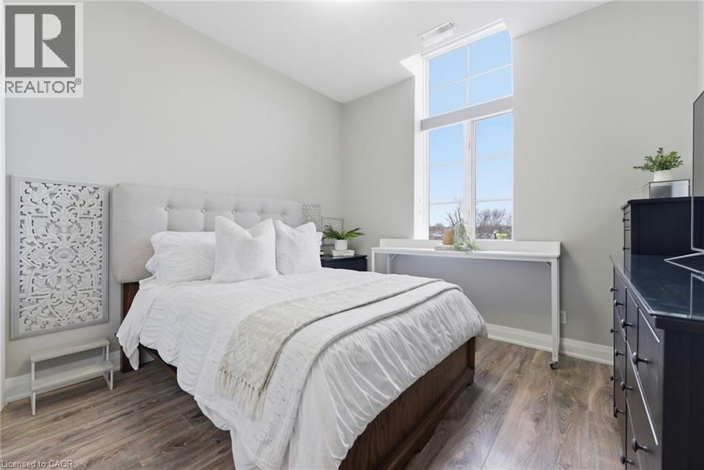 322 - 262 DUNDAS STREET EAST Image 11