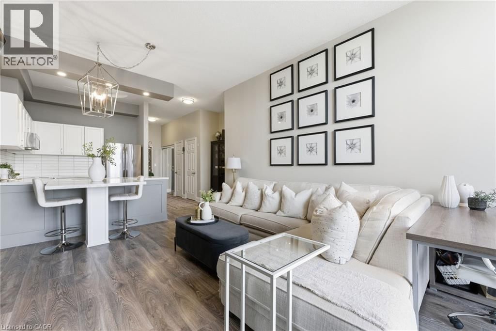 322 - 262 DUNDAS STREET EAST Image 6