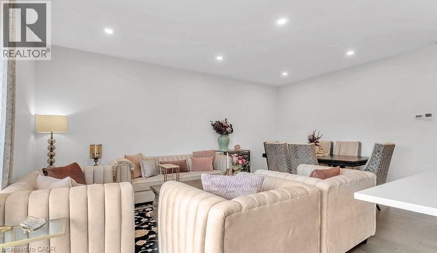 602 - 361 QUARTER Image 17