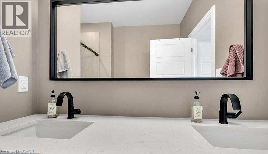 602 - 361 QUARTER Image 29