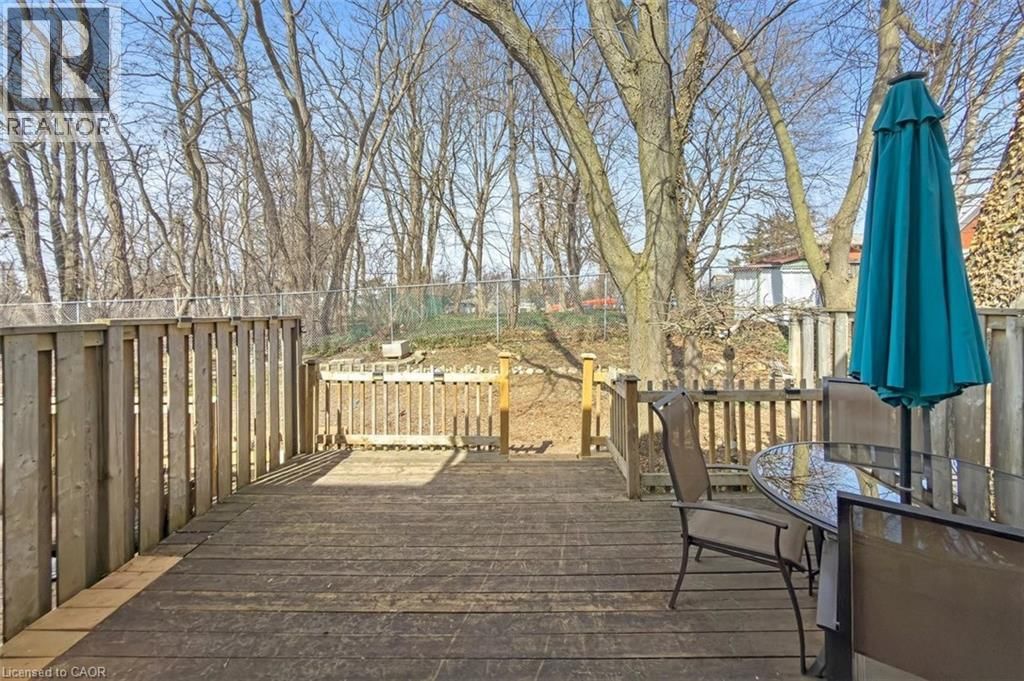 7 - 121 MORGAN AVENUE Image 32