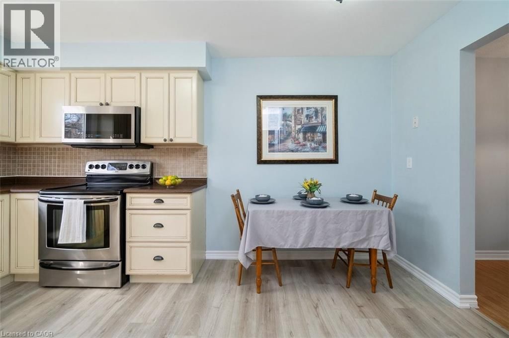 7 - 121 MORGAN AVENUE Image 9