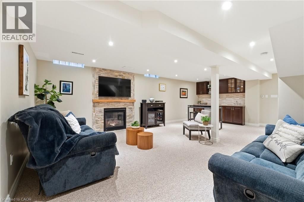 222 RIVERVIEW STREET Image 31