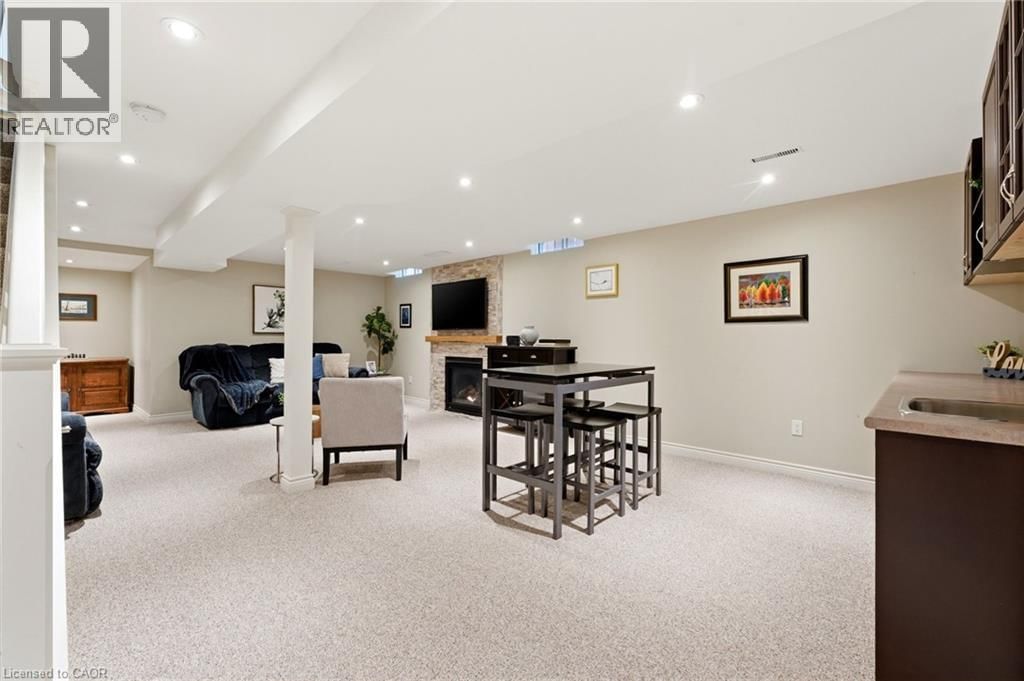 222 RIVERVIEW STREET Image 33