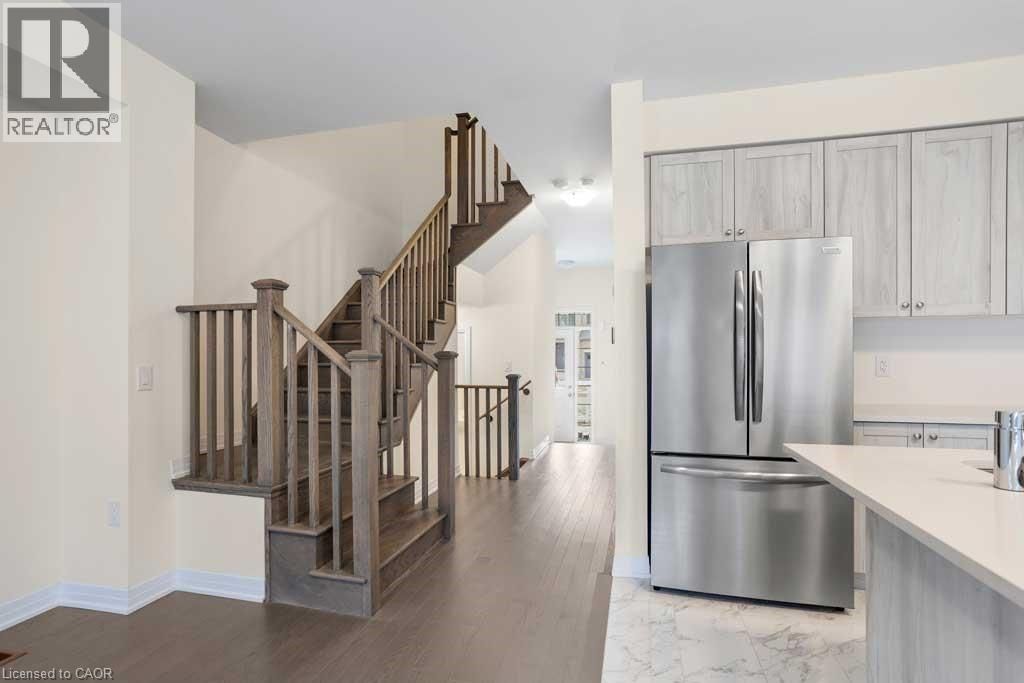 456 ADELAIDE STREET Image 15