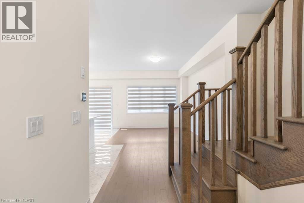 456 ADELAIDE STREET Image 16