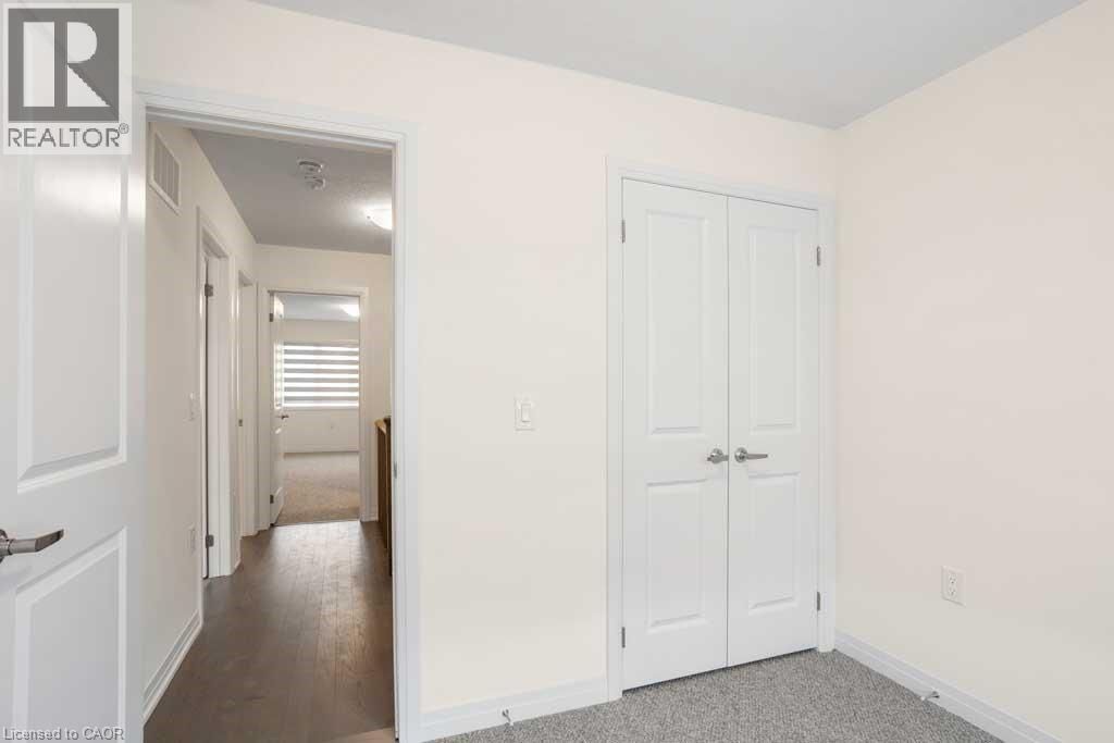 456 ADELAIDE STREET Image 18