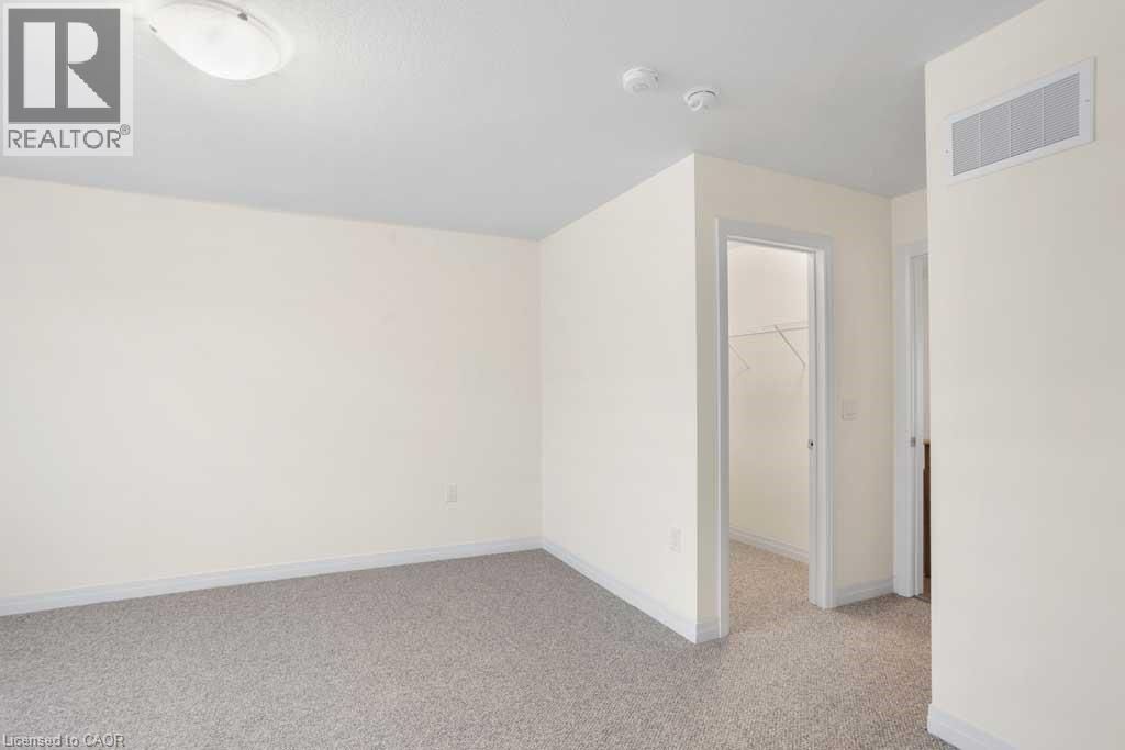 456 ADELAIDE STREET Image 19