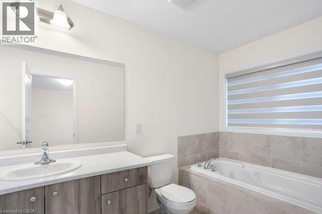 456 ADELAIDE STREET Image 22