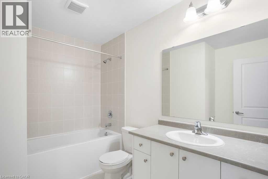 456 ADELAIDE STREET Image 28