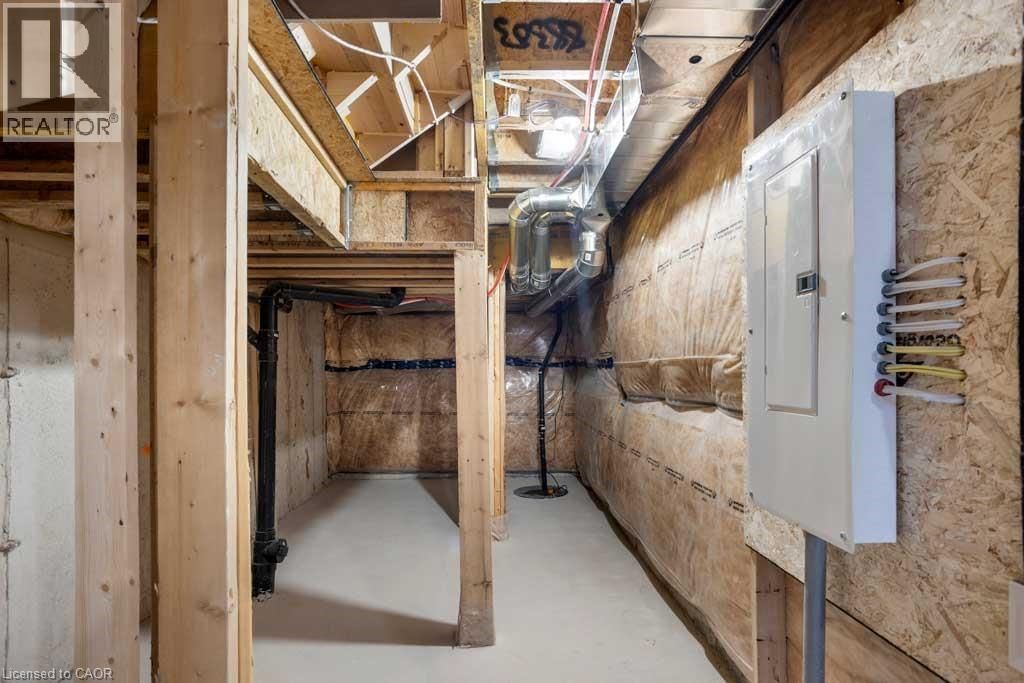 456 ADELAIDE STREET Image 29