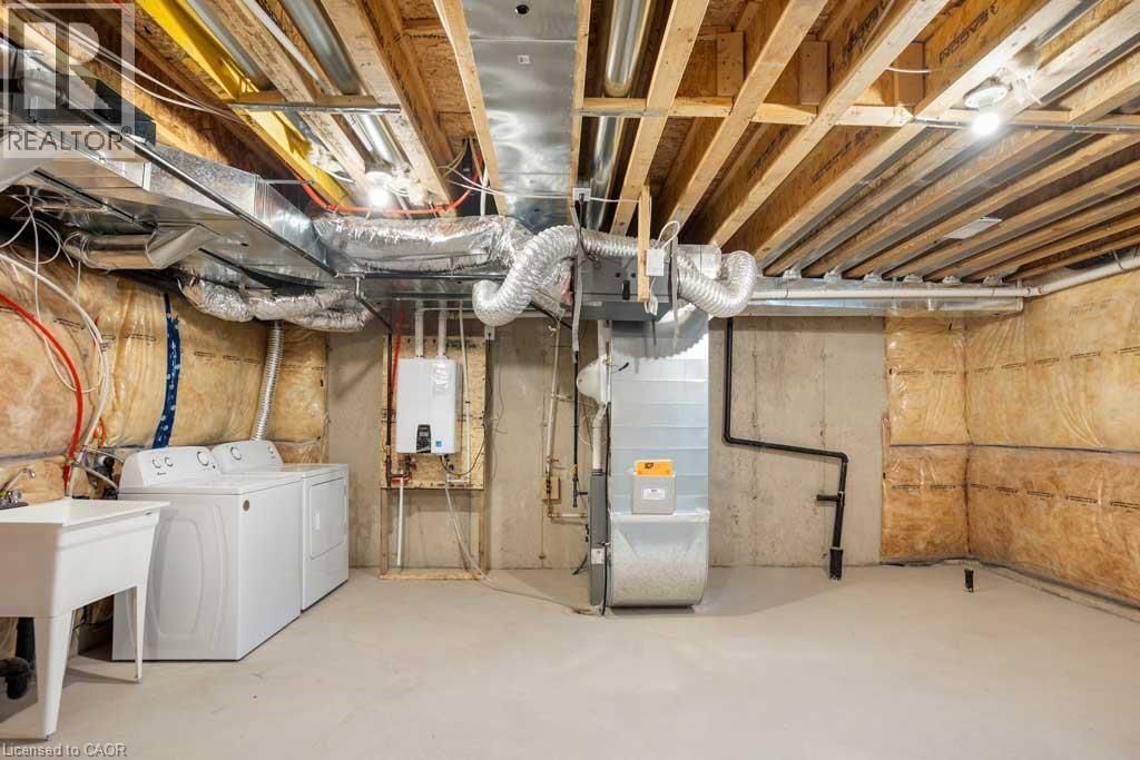 456 ADELAIDE STREET Image 32