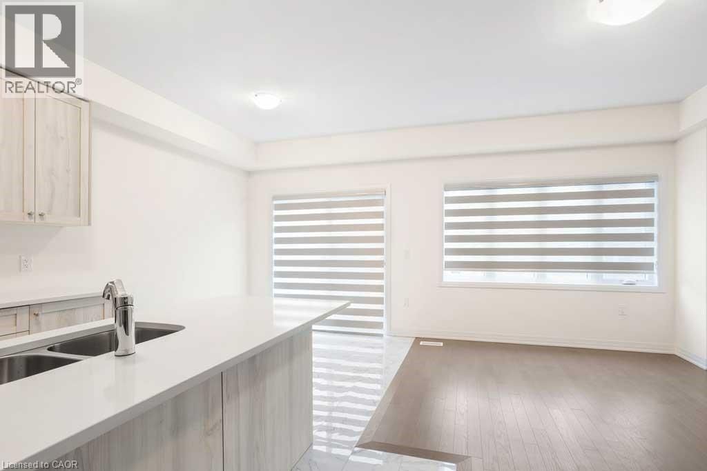 456 ADELAIDE STREET Image 6