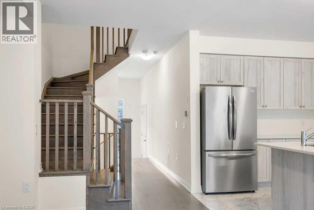 456 ADELAIDE STREET Image 9