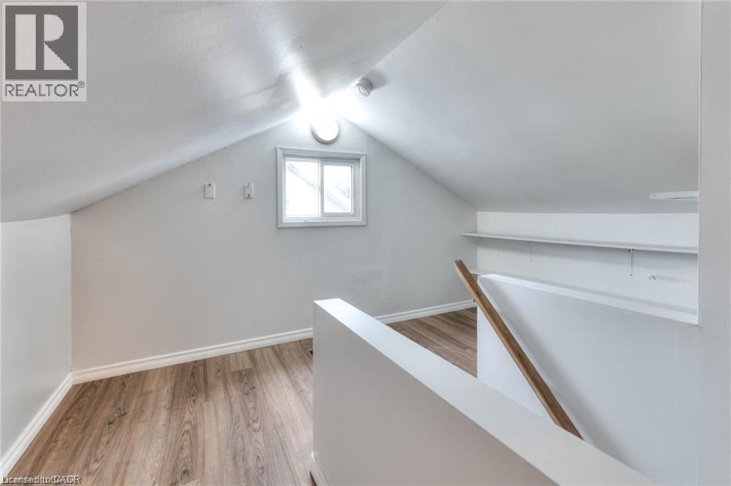 839 STIRLING AVENUE SOUTH Image 16